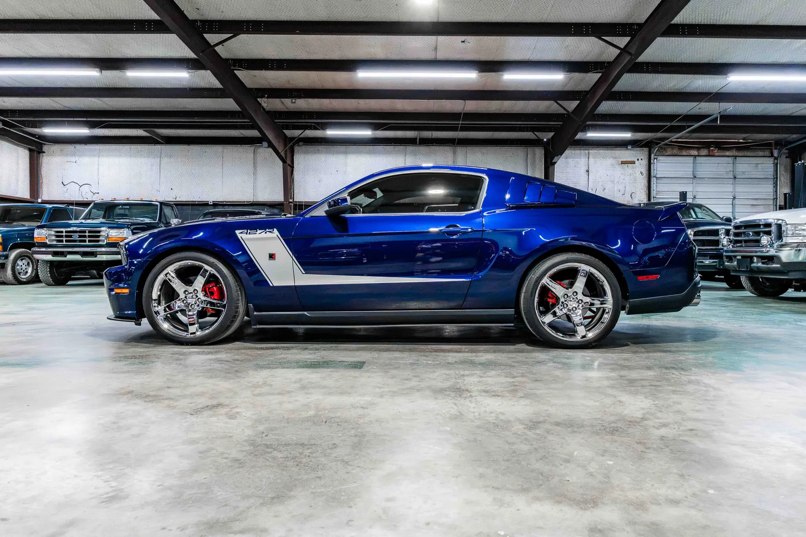 2010-Ford-Mustang-Kona Blue-1ZVBP8CH7A5116334--34.jpg